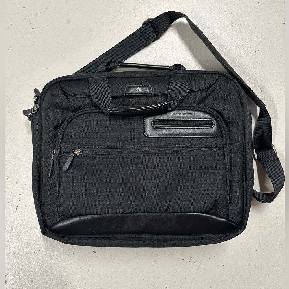 Brenthaven Elliot Deluxe Briefcase - Laptop Carrying Case